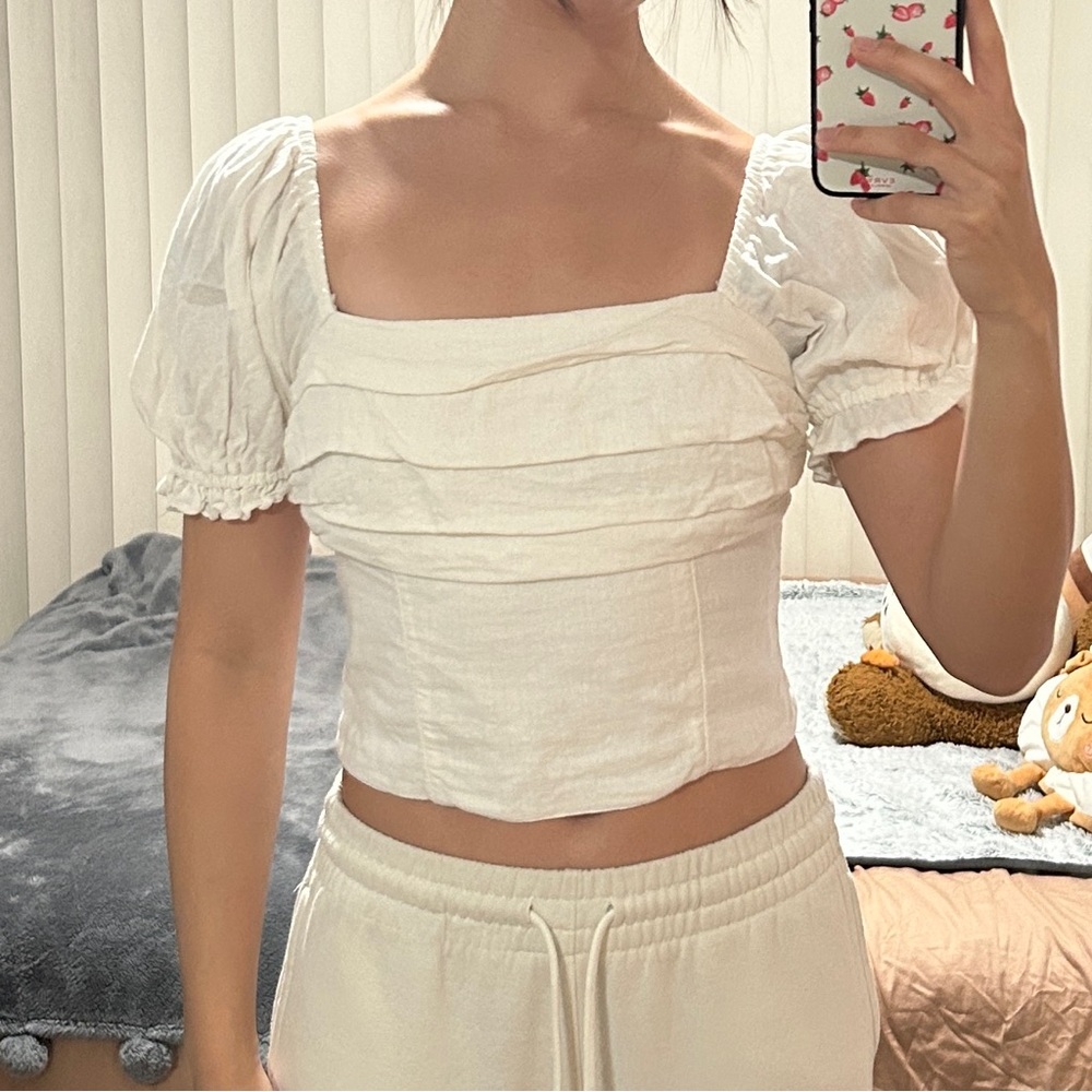 Abercrombie cropped beige milkmaid top